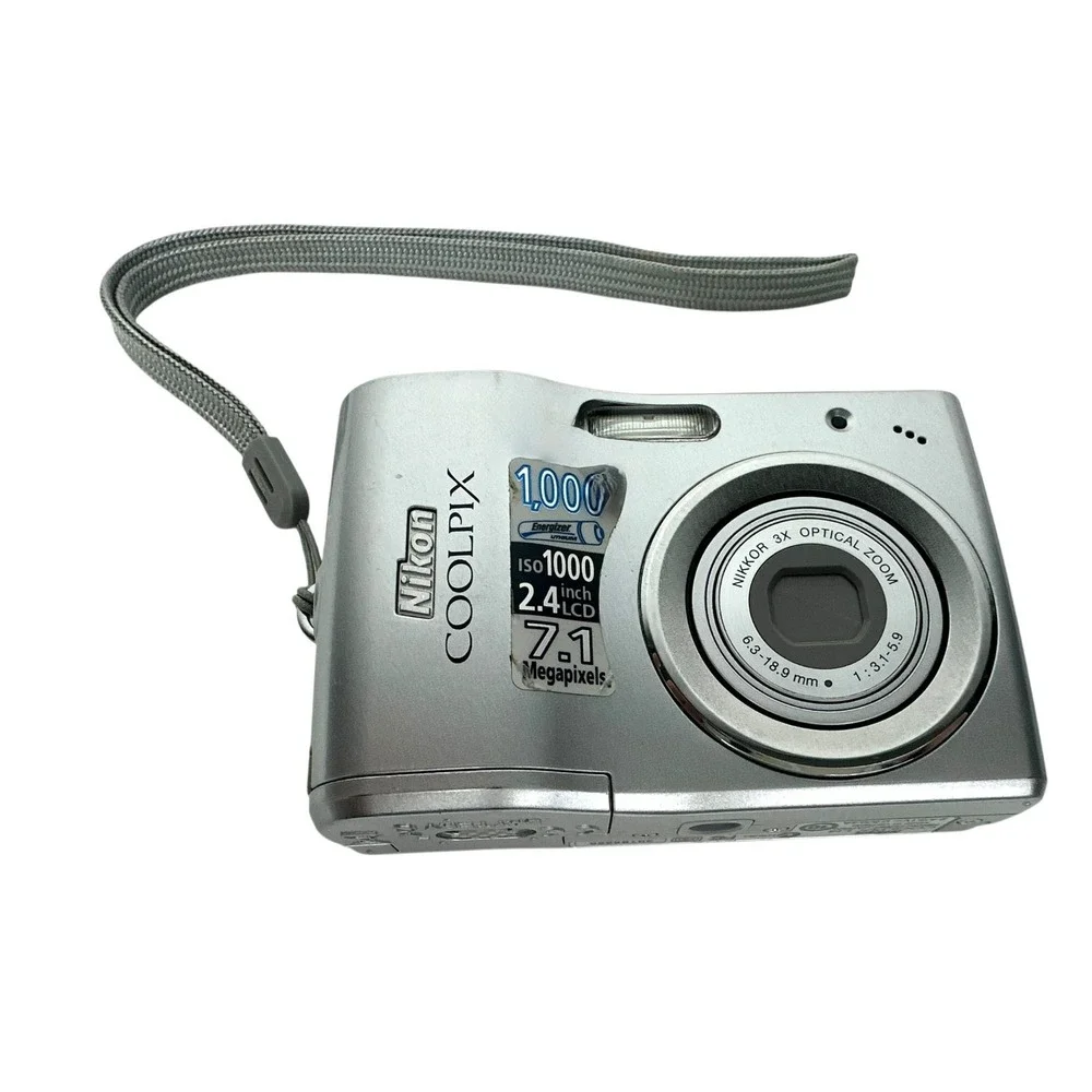 Nikon Coolpix L14 Digital Camera 7.1 MP LCD 3x Zoom Silver Untested 2.4